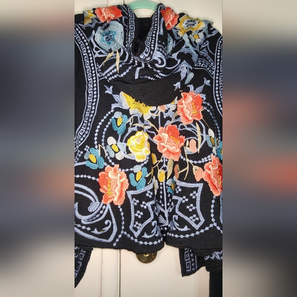 ✨ Johnny Was Embroidered Hoodie Sweater ✨ - Picture 9 of 13